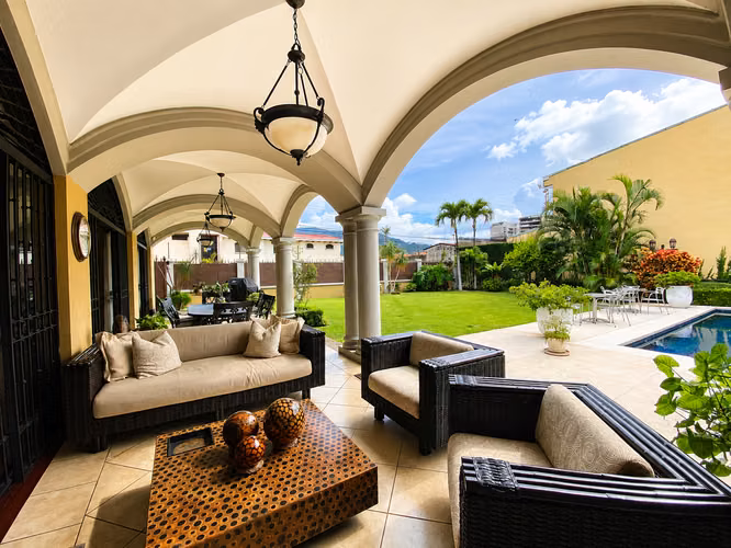 VENTA DE EXCLUSIVA RESIDENCIA EN TREJOS MONTEALEGRE - Imagen 7