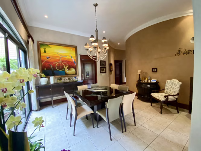 VENTA DE EXCLUSIVA RESIDENCIA EN TREJOS MONTEALEGRE - Imagen 3