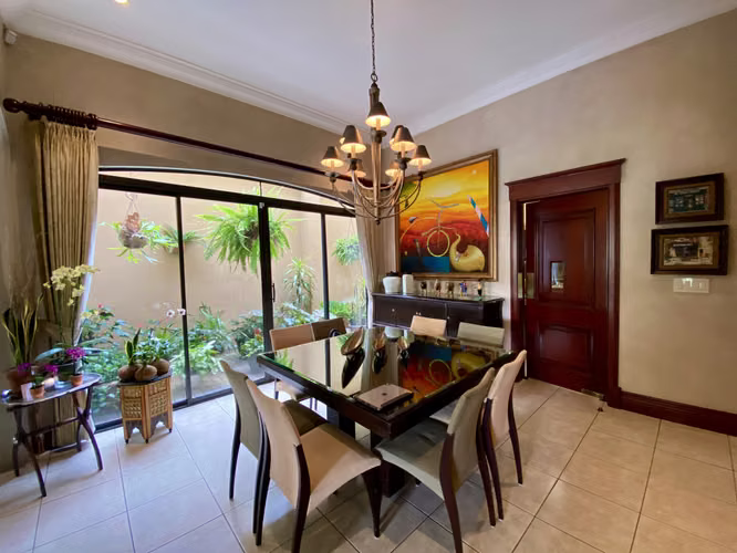VENTA DE EXCLUSIVA RESIDENCIA EN TREJOS MONTEALEGRE - Imagen 15