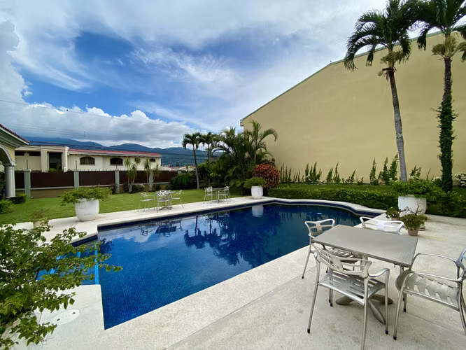 VENTA DE EXCLUSIVA RESIDENCIA EN TREJOS MONTEALEGRE - Imagen 11