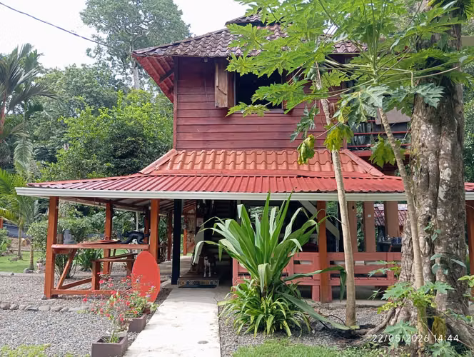 SE VENDE PROPIEDAD EN COCLES  - CALLE MARGARITA - CAHUITA - PUERTO VIEJO