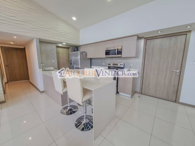 Lujoso Penthouse con vista y línea blanca en torre Paradisus Rohrmoser Pavas - Imagen 7