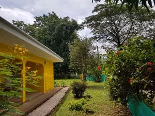 2000m2 con adorable Casa y Carro a solo 5 minutos de la Playa