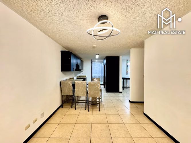 Apartamento en Alquiler con Amplia Terraza y Amenidades. - Imagen 2