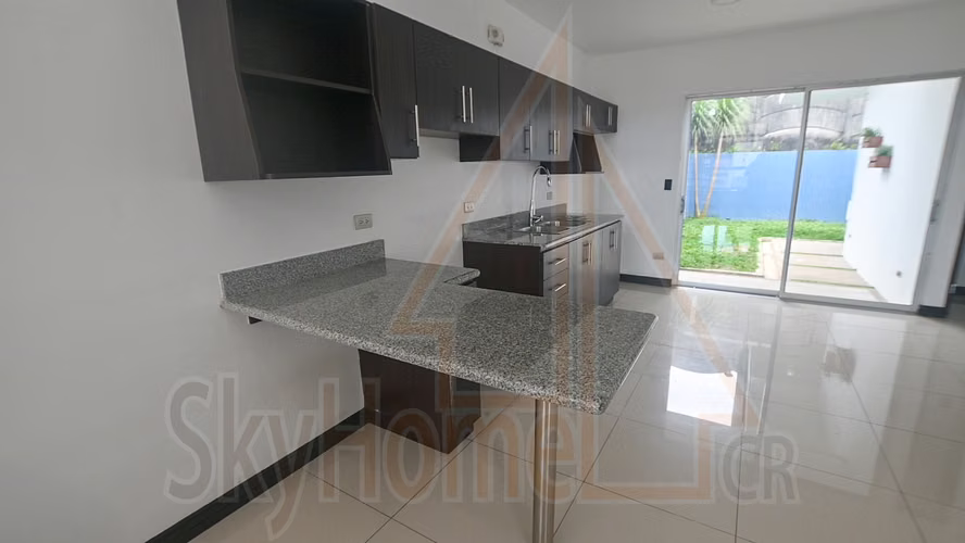 1250 / Casa / Venta / Lomas de Montes de Oca / 3 habitaciones / Mezzanine - Imagen 9