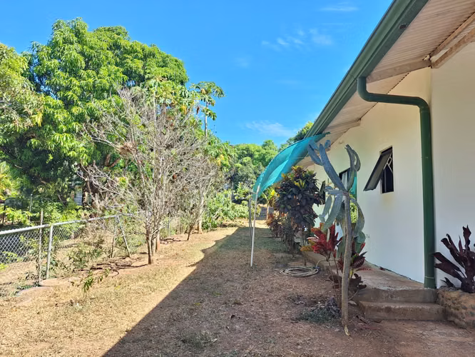 Amplia propiedad de 2.500 m² con casa de 3 dormitorios en Tárcoles, Garabito RZ - Imagen 12