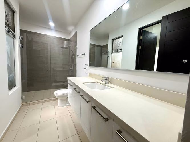 ALQUILER DE APARTAMENTO AMUEBLADO EN BOSQUES DE ESCAZU - Imagen 12