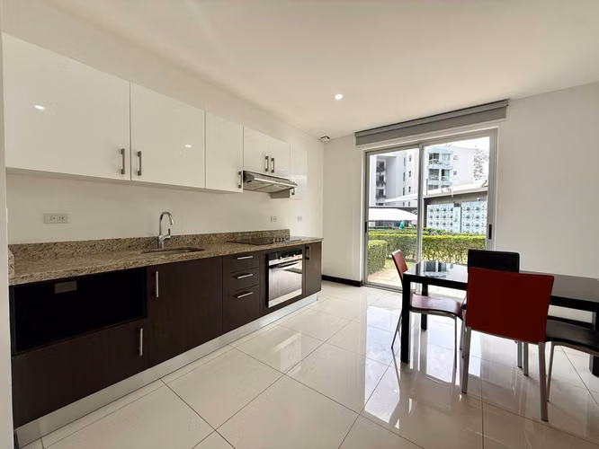 ALQUILER DE APARTAMENTO AMUEBLADO EN BOSQUES DE ESCAZU - Imagen 18