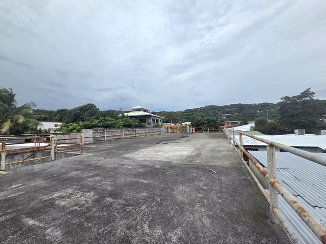 Lindora, Santa Ana | Terreno comercial con Parqueo construido