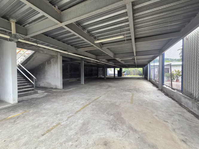 Lindora, Santa Ana | Terreno comercial con Parqueo construido