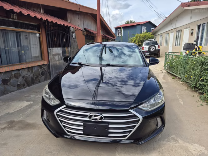 Hyundai elantra - Imagen 4