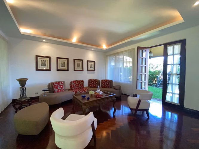 ALQUILER DE CASA AMUEBLADA EN CONDOMINIO HACIENDA REAL