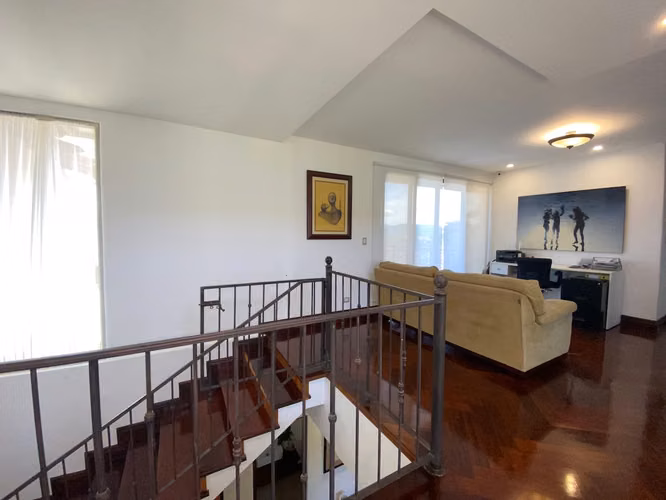 ALQUILER DE CASA AMUEBLADA EN CONDOMINIO HACIENDA REAL
