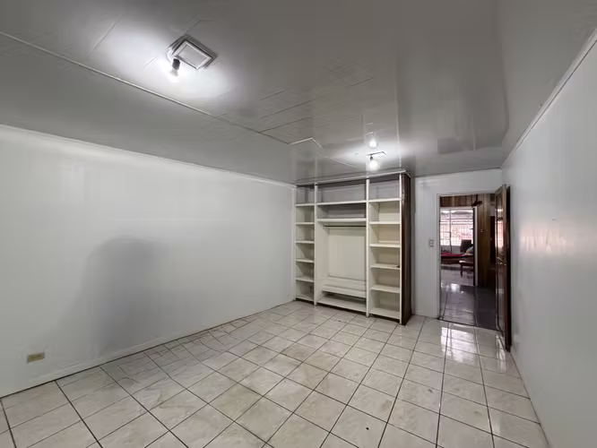 Oportunidad en Venta - Desamparados Centro.