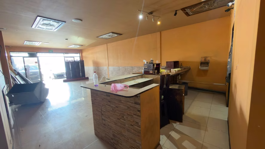 Local comercial en alquiler en Tibas - centro 2 niveles
