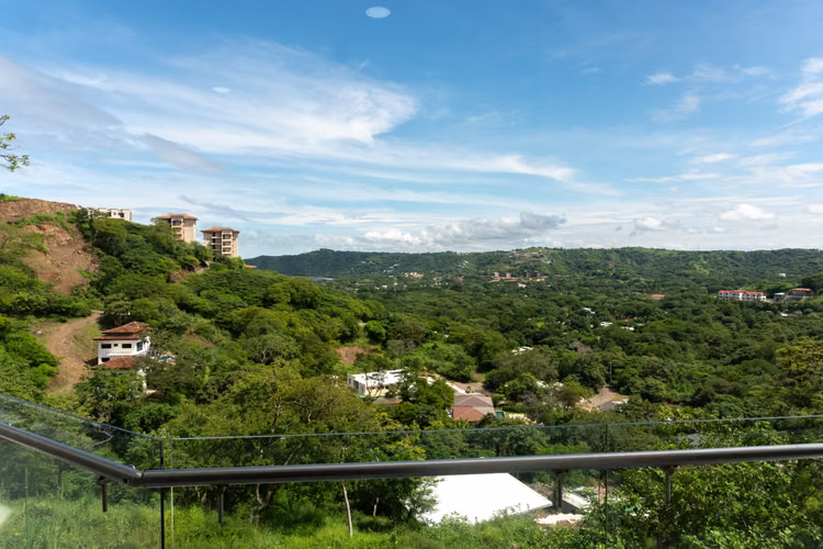 Casa Moderna con Vistas a la Montaña y al Mar- Coco Bay Estates - Imagen 10