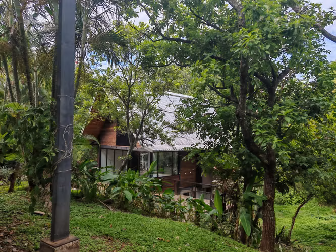 Extensive property with house and gardens at Brasil, Santa Ana, San José