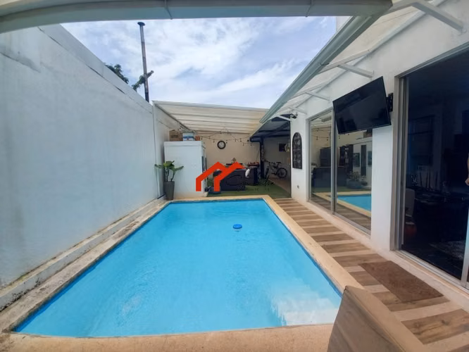 Venta de Casa con Piscina - El Bosque - San Rafael de Oreamuno - Cartago - Imagen 7