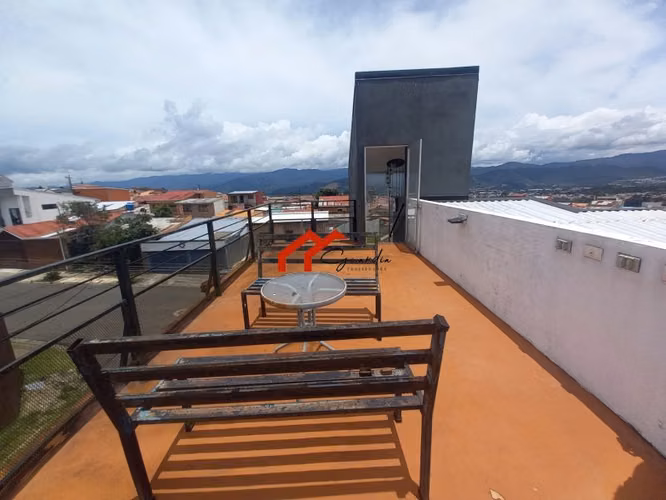 Venta de Casa con Piscina - El Bosque - San Rafael de Oreamuno - Cartago - Imagen 5