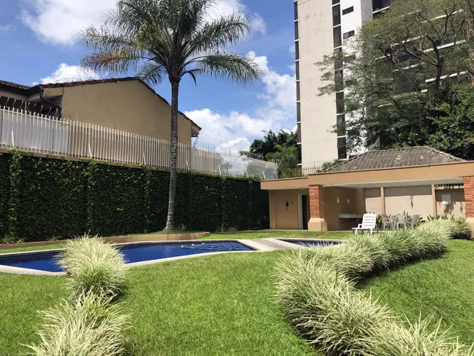 CASA EN ALQUILER EN ESCAZÚ | $1.900