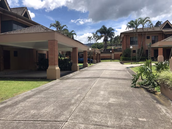 CASA EN ALQUILER EN ESCAZÚ | $1.900