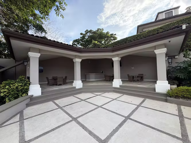 VENDO ESCAZU GUACHIPELIN condominio BOSQUE DE LAS LOMAS 100% remodelada - Imagen 16