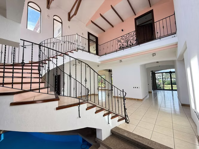 Vendo en Alturas de Cariari casa con vista al golf - Imagen 2