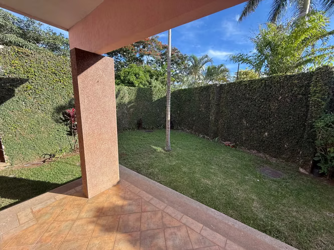 Vendo en Alturas de Cariari casa con vista al golf - Imagen 14
