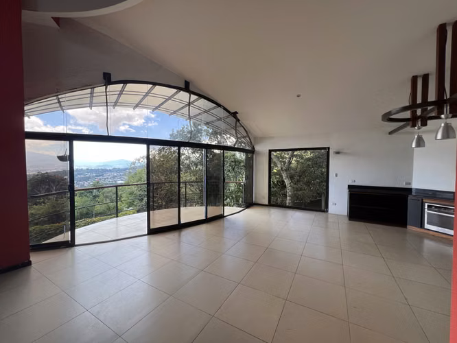 HOUSE FOR SALE IN ESCAZÚ – SPACIOUS, BRIGHT & WITH SPECTACULAR CENTRAL VALLEY VIEWS