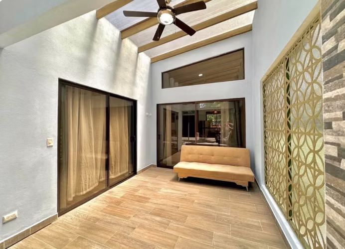 Casa con precio de oportunidad en Condominio, San José de Pinilla, Playa Avellanas, Guanacaste.