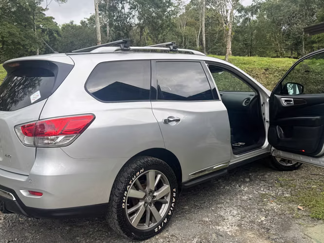 2014 Nissan Pathfinder - Imagen 9