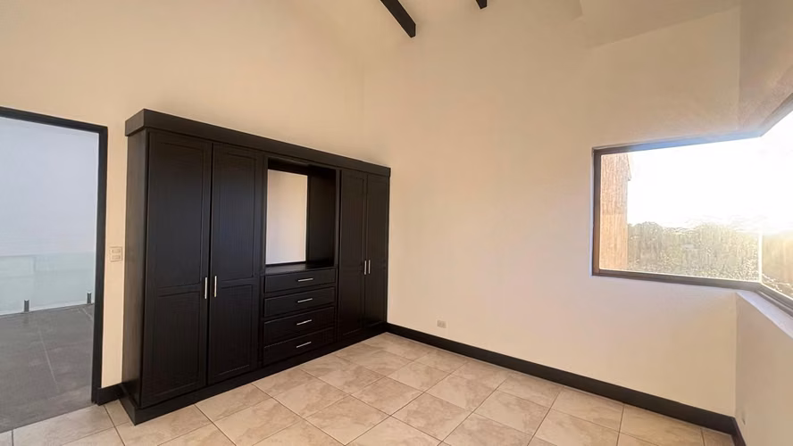 Casa en venta, recién remodelada condominio Remanso de Mallorca KV - Imagen 11