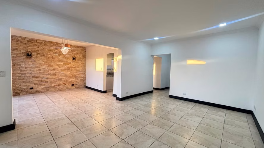 Casa en venta, recién remodelada condominio Remanso de Mallorca KV - Imagen 4
