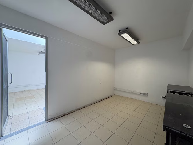 Local Comercial en Alquiler en Barrio Escalante, San José – 40m² – Dos Espacios Unificables