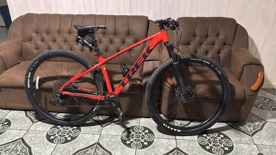 Trek Marlin 8 + Accesorios – Excelente estado