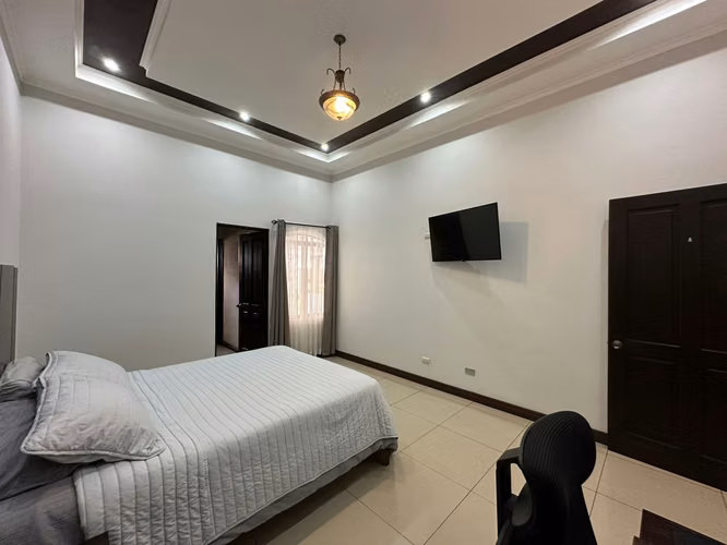 Casa de una planta 3 habitaciones 2 parqueos en Condominio - Imagen 10