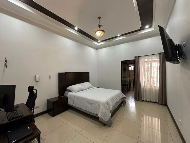 Casa de una planta 3 habitaciones 2 parqueos en Condominio - Imagen 11