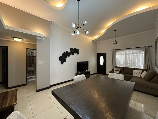 Casa de una planta 3 habitaciones 2 parqueos en Condominio - Imagen 18