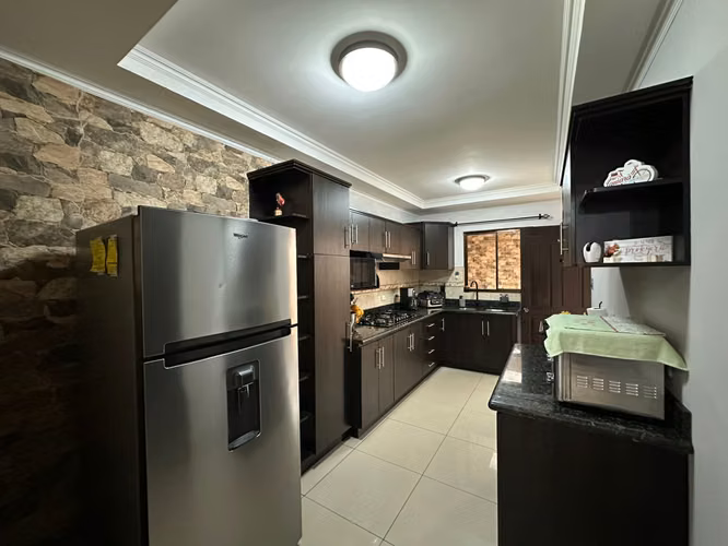 Casa de una planta 3 habitaciones 2 parqueos en Condominio - Imagen 4