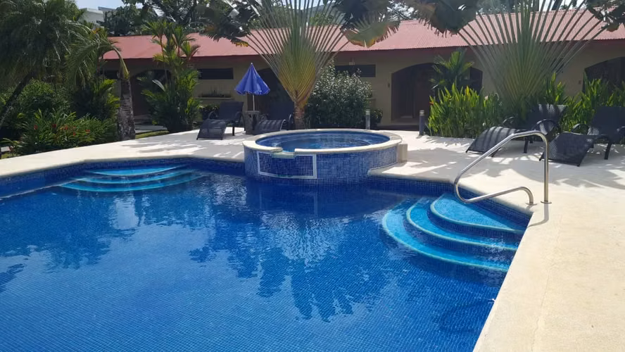 Hotel Joya de 3 Estrellas en Jacó con Ubicación Privilegiada y Historial de Excelencia - Imagen 6