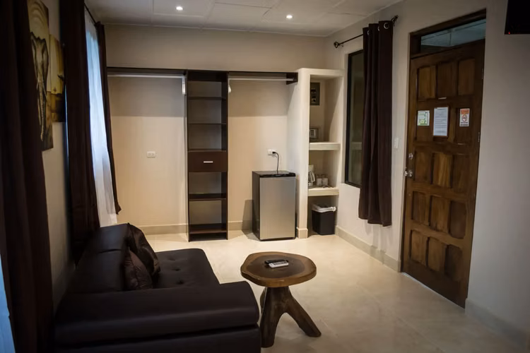 Excepcional Hotel de 3 Estrellas en Jacó con Ubicación Privilegiada y Historial de Excelencia - Imagen 18