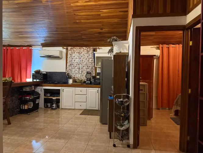 Inversión Excelente en Jacó Beach: Propiedad Versátil de 4 Habitaciones - Imagen 8