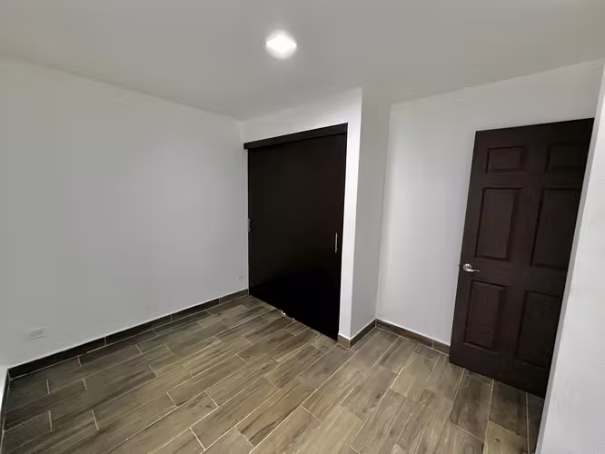 Alquiler de Apartamento en Rohrmoser cerca de PizzaHut 2 Parqueos - Imagen 3
