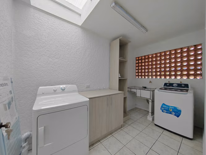 Un apartamento diferente: moderno, amplio y completamente amoblado - Imagen 10