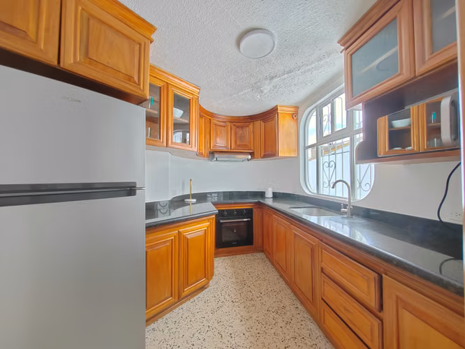 Un apartamento diferente: moderno, amplio y completamente amoblado - Imagen 2