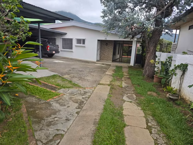 SE ALQUILA AMPLIA CASA INDEPENDIENTE CON LOCAL U OFICINA ANEXO EN SAN ANTONIO DE ESCAZÚ - Imagen 9