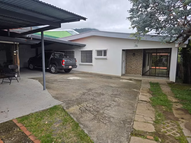 SE ALQUILA AMPLIA CASA INDEPENDIENTE CON LOCAL U OFICINA ANEXO EN SAN ANTONIO DE ESCAZÚ - Imagen 7