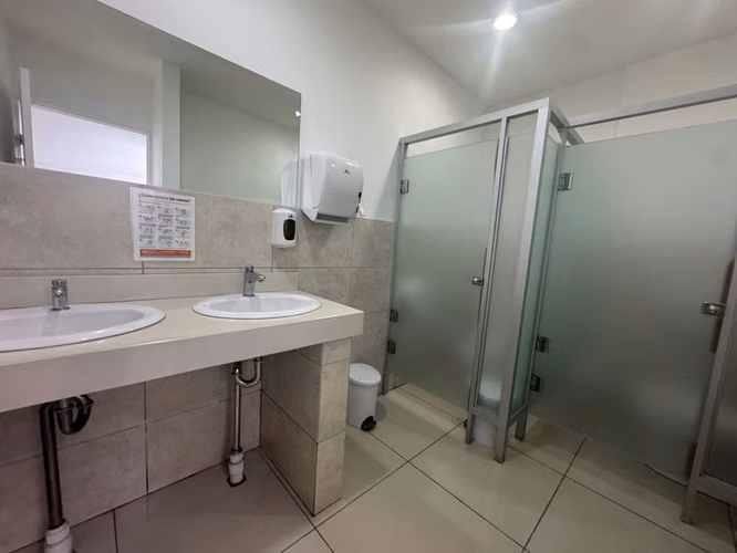 VENTA Y ALQUILER DE LOCAL EN DOU MEDICAL - Imagen 17