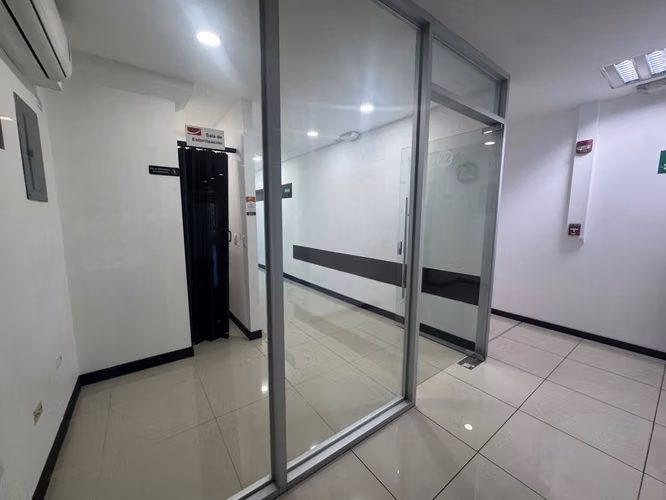 VENTA Y ALQUILER DE LOCAL EN DOU MEDICAL - Imagen 14
