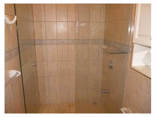 Hermosa casa en condominio de solo 4 apartamentos. - Imagen 8
